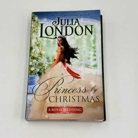 3/$12 A Princess By Christmas A Royal Wedding Paperback Book Julia London - Picture 1 of 7